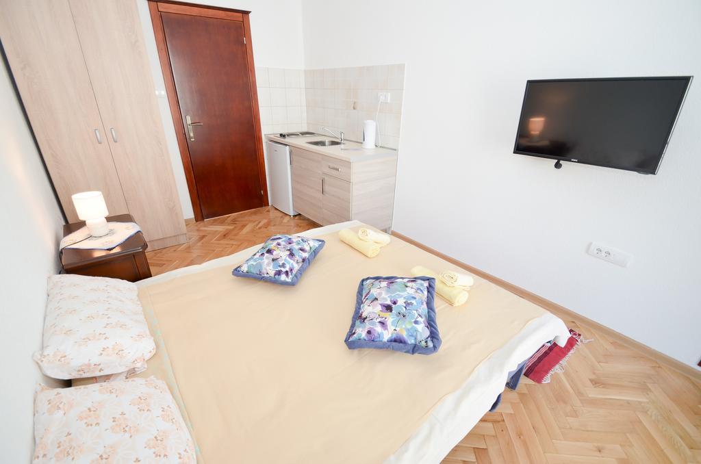 Apartments Ceklin Kotor Exterior photo